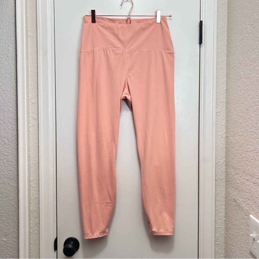 A New Day Peach High-Waisted Leggings size Large